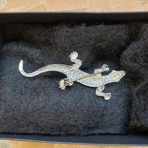Costume jewellery silver tone lizard. - Picture 2 of 2